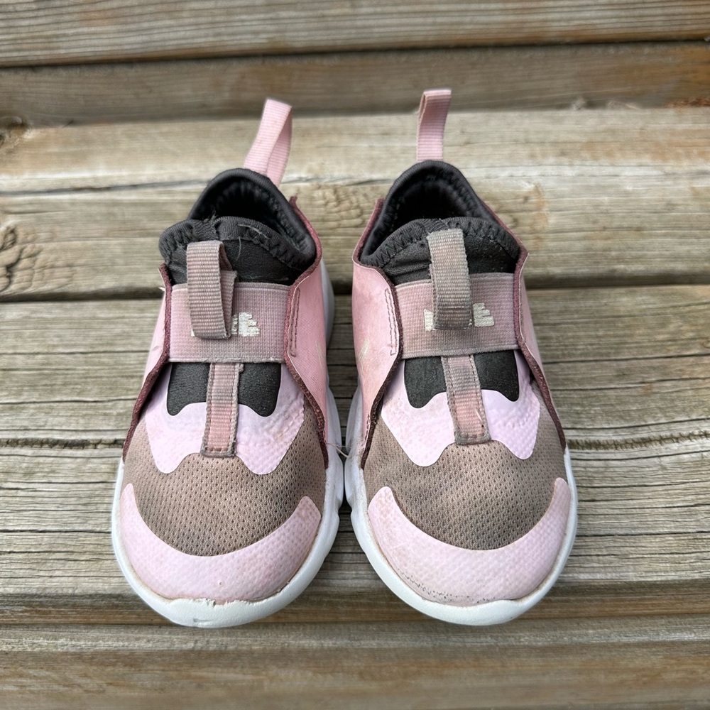 Nike toddler Flexrunner in size 8c